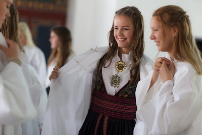 Foto av konfirmanter i Asker. Foto: Robert Dreier Holand
